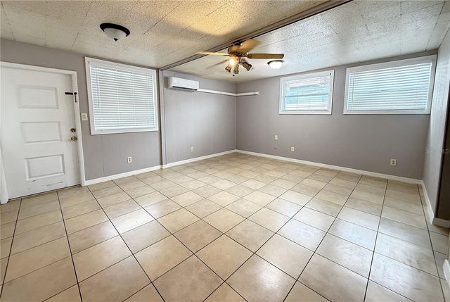 3022 W WALNUT STREET, Tampa, FL 33607