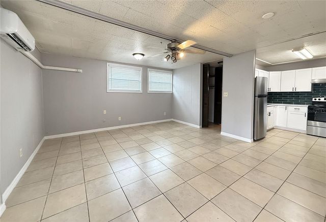 3022 W WALNUT STREET, Tampa, FL 33607