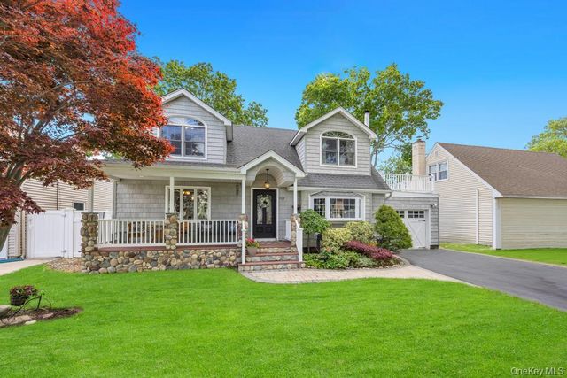 263 Charles Avenue, Massapequa Park, NY 11762