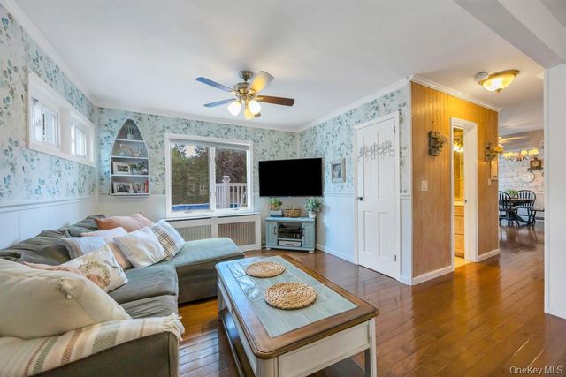 263 Charles Avenue, Massapequa Park, NY 11762