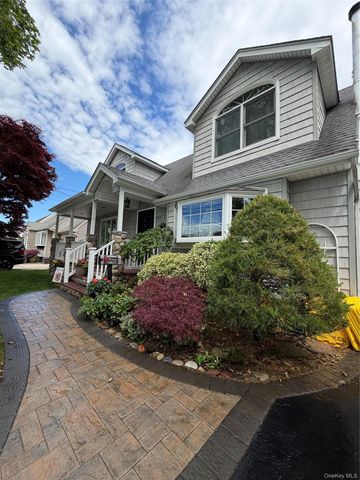263 Charles Avenue, Massapequa Park, NY 11762