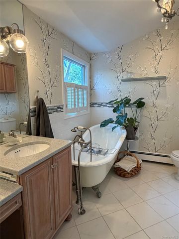 263 Charles Avenue, Massapequa Park, NY 11762