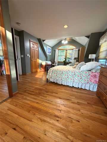 263 Charles Avenue, Massapequa Park, NY 11762