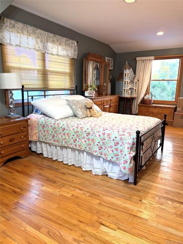 263 Charles Avenue, Massapequa Park, NY 11762