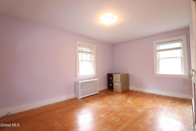 2132 Niskayuna Drive, Niskayuna, NY 12309