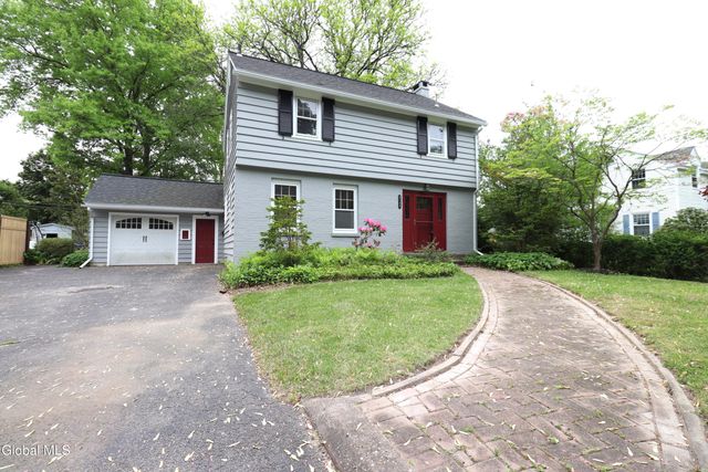 2132 Niskayuna Drive, Niskayuna, NY 12309