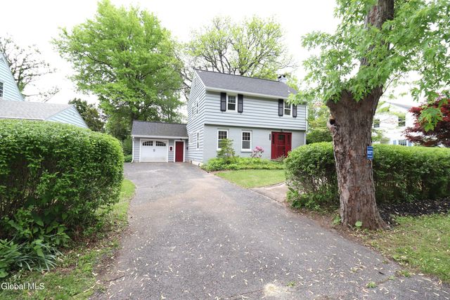 2132 Niskayuna Drive, Niskayuna, NY 12309