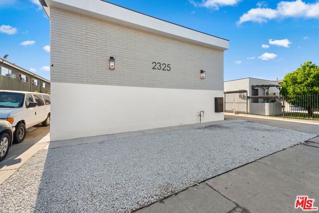 2325 S Ridgeley Drive, Los Angeles, CA 90016