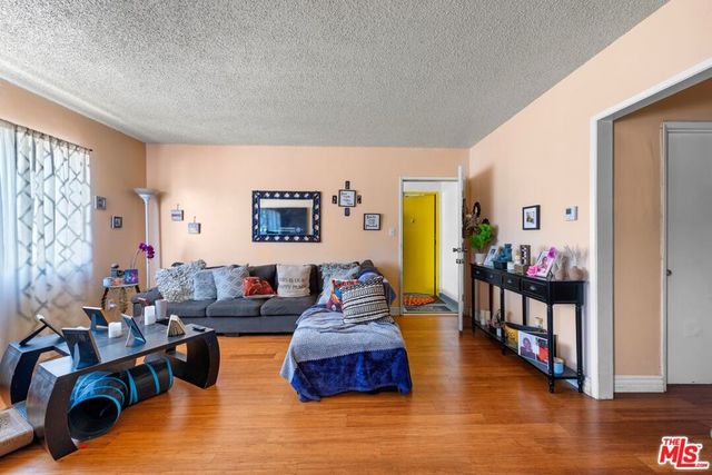 2325 S Ridgeley Drive, Los Angeles, CA 90016