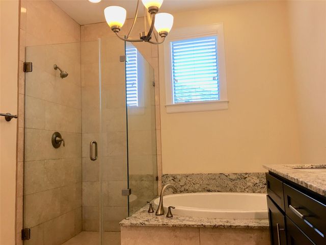 5433 Kiam Street B, Houston, TX 77007