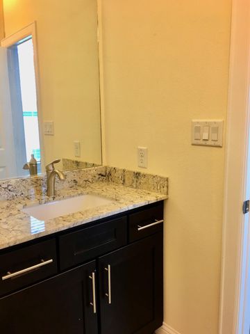 5433 Kiam Street B, Houston, TX 77007