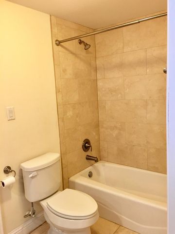 5433 Kiam Street B, Houston, TX 77007