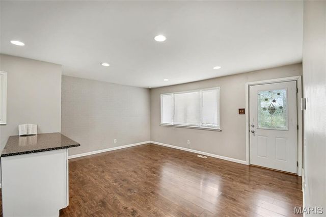 1040 Bluefield Drive, Florissant, MO 63033