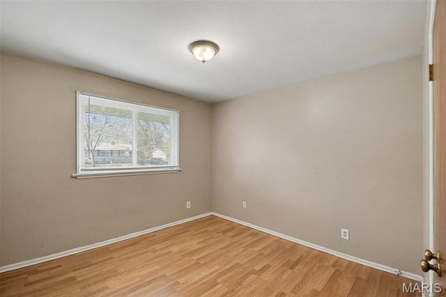 1040 Bluefield Drive, Florissant, MO 63033