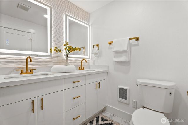 6014 31st Avenue S, Seattle, WA 98108