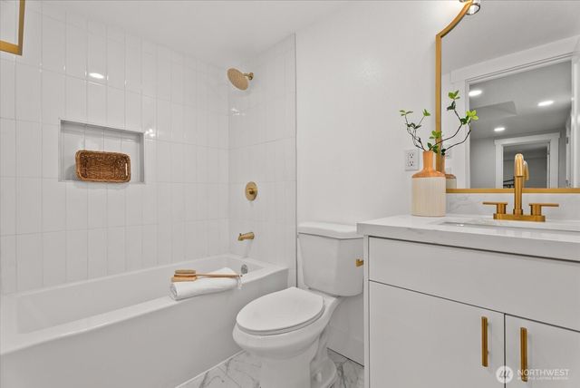 6014 31st Avenue S, Seattle, WA 98108