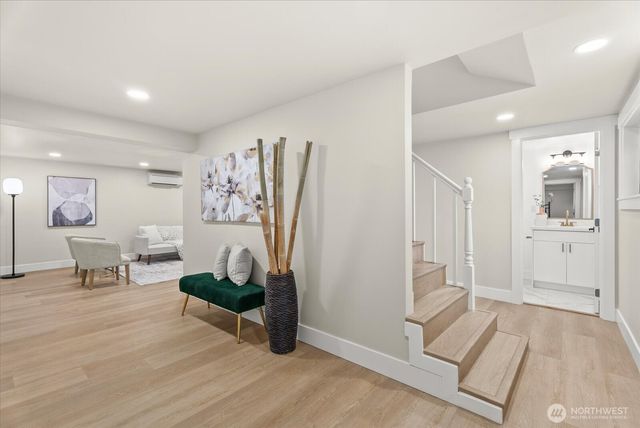 6014 31st Avenue S, Seattle, WA 98108