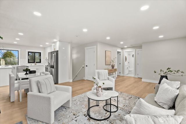 6014 31st Avenue S, Seattle, WA 98108