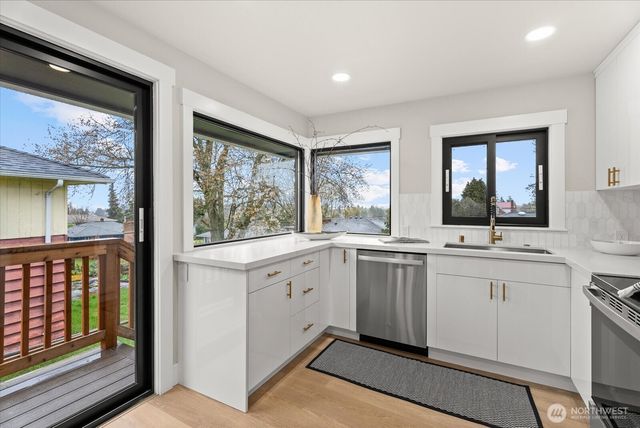 6014 31st Avenue S, Seattle, WA 98108