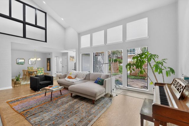 925 Easton Place, Dallas, TX 75218