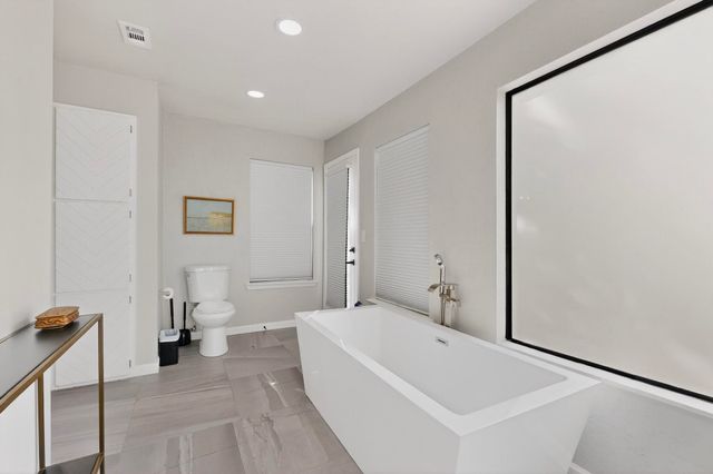 925 Easton Place, Dallas, TX 75218