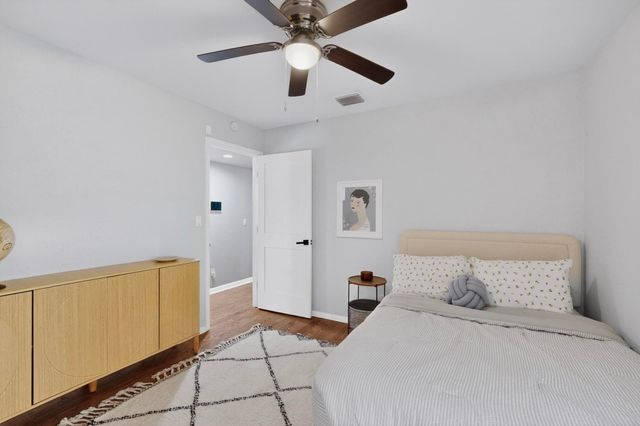 925 Easton Place, Dallas, TX 75218