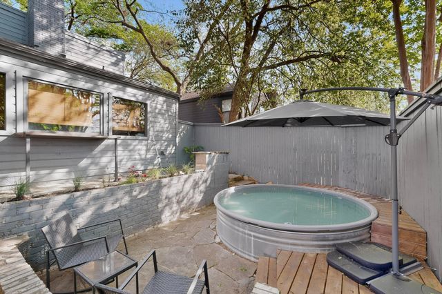 925 Easton Place, Dallas, TX 75218