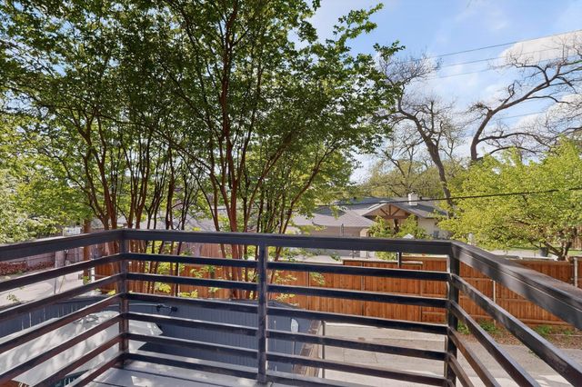 925 Easton Place, Dallas, TX 75218