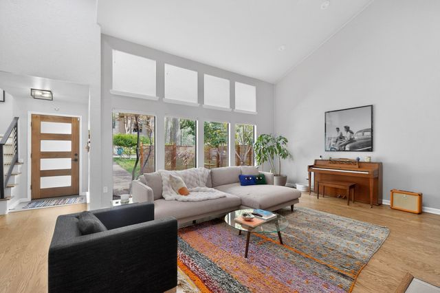 925 Easton Place, Dallas, TX 75218