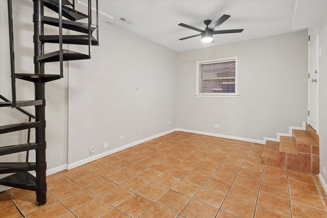 3923 W Ainslie Street 1E, Chicago, IL 60625