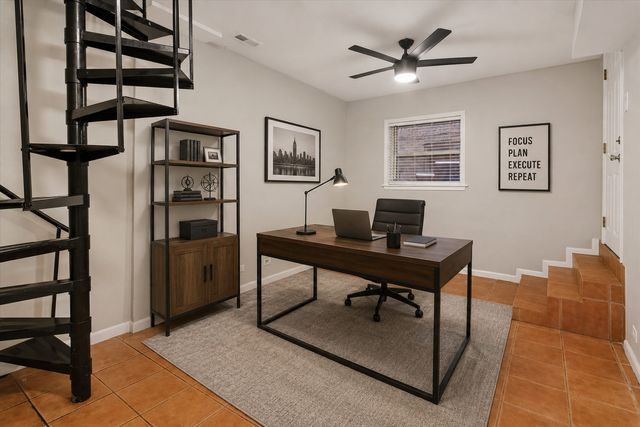 3923 W Ainslie Street 1E, Chicago, IL 60625