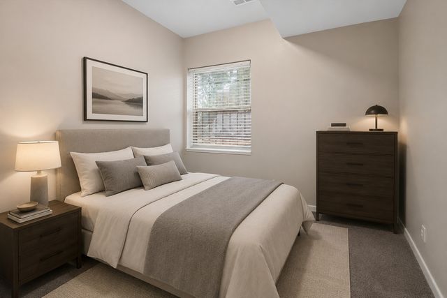 3923 W Ainslie Street 1E, Chicago, IL 60625