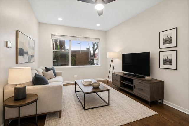 3923 W Ainslie Street 1E, Chicago, IL 60625