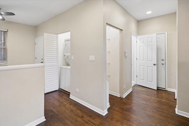 3923 W Ainslie Street 1E, Chicago, IL 60625