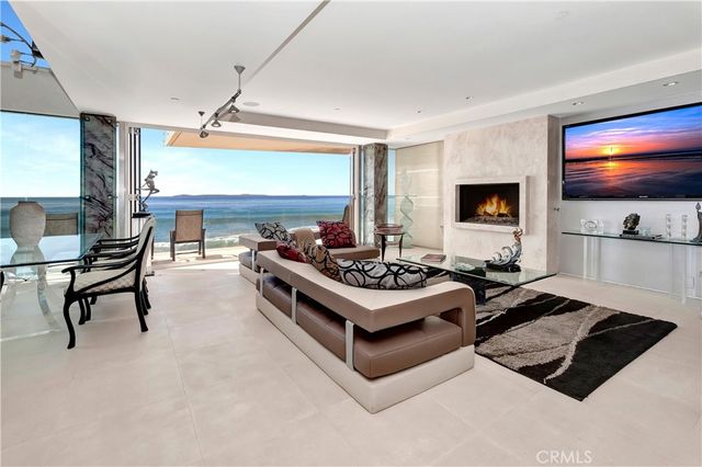 1261 Ocean Front, Laguna Beach, CA 92651