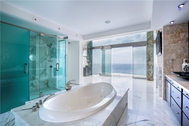 1261 Ocean Front, Laguna Beach, CA 92651