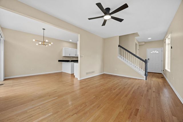 1644 Windward Avenue, Naperville, IL 60563