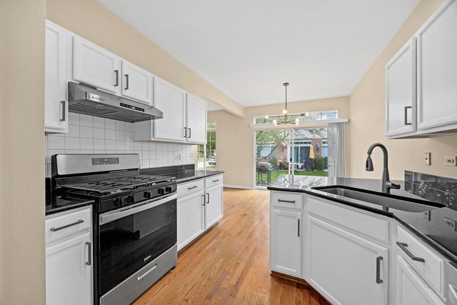 1644 Windward Avenue, Naperville, IL 60563