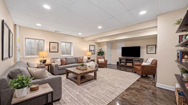 1644 Windward Avenue, Naperville, IL 60563