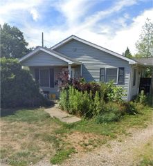 2005 17th Street NE, Canton, OH 44705