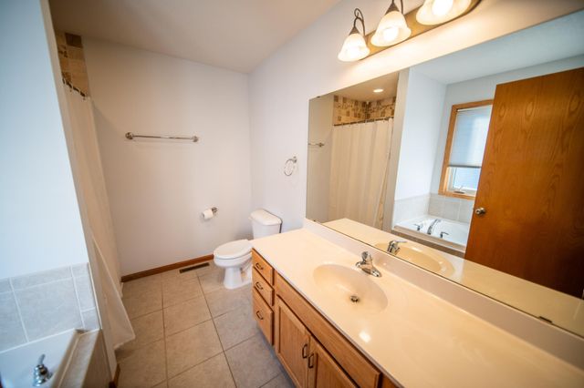 5259 Florence Dr NW, Rochester, MN 55901