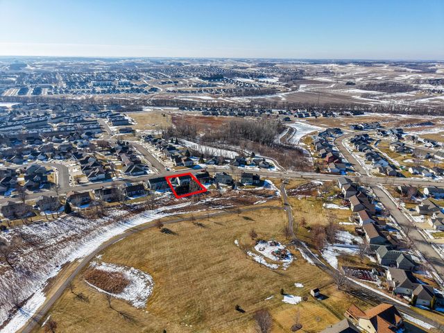 5259 Florence Dr NW, Rochester, MN 55901