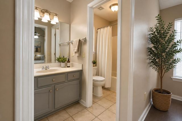6878 BRADY HILL DR, Cordova, TN 38018