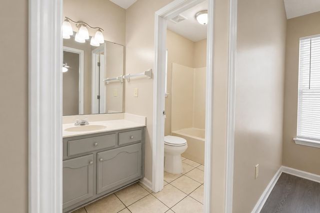 6878 BRADY HILL DR, Cordova, TN 38018