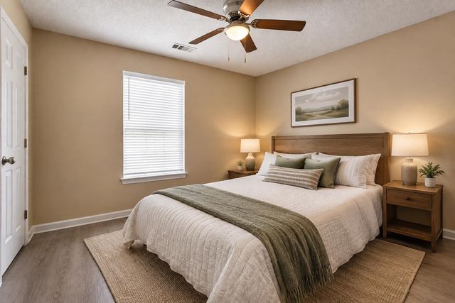 6878 BRADY HILL DR, Cordova, TN 38018