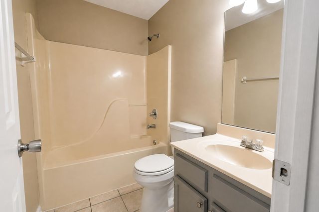 6878 BRADY HILL DR, Cordova, TN 38018