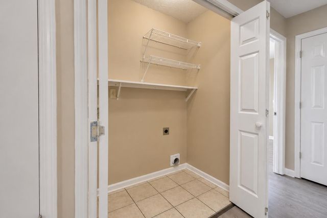 6878 BRADY HILL DR, Cordova, TN 38018