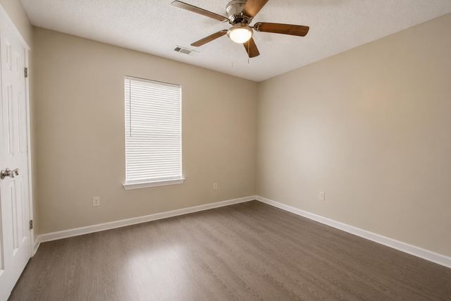 6878 BRADY HILL DR, Cordova, TN 38018