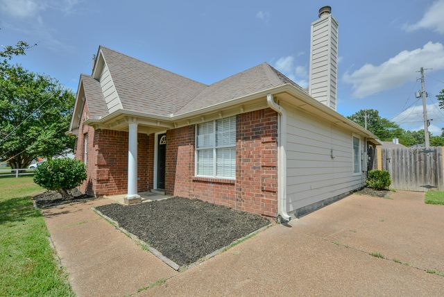 6878 BRADY HILL DR, Cordova, TN 38018