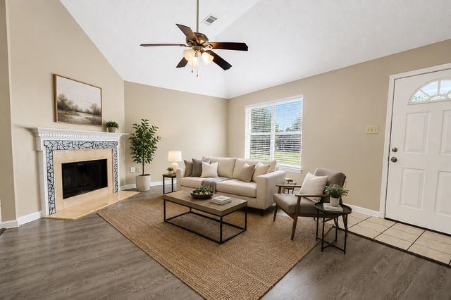 6878 BRADY HILL DR, Cordova, TN 38018